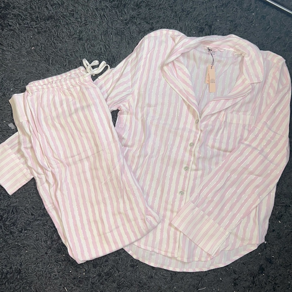NEW WITH TAGS VICTORIA SECRET PINSTRIPE PAJAMA SET WOMENS SIZE SMALL